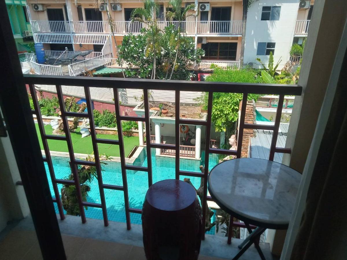 The Top Patong Resort Esterno foto